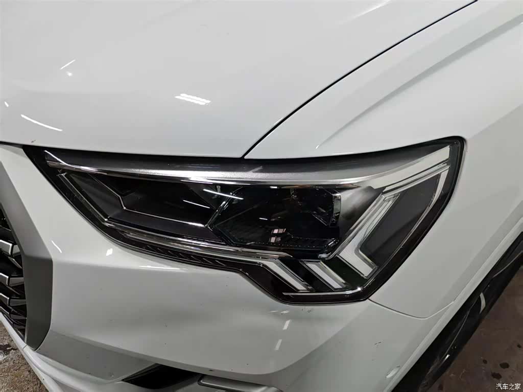 Audi Q3, 2025 13