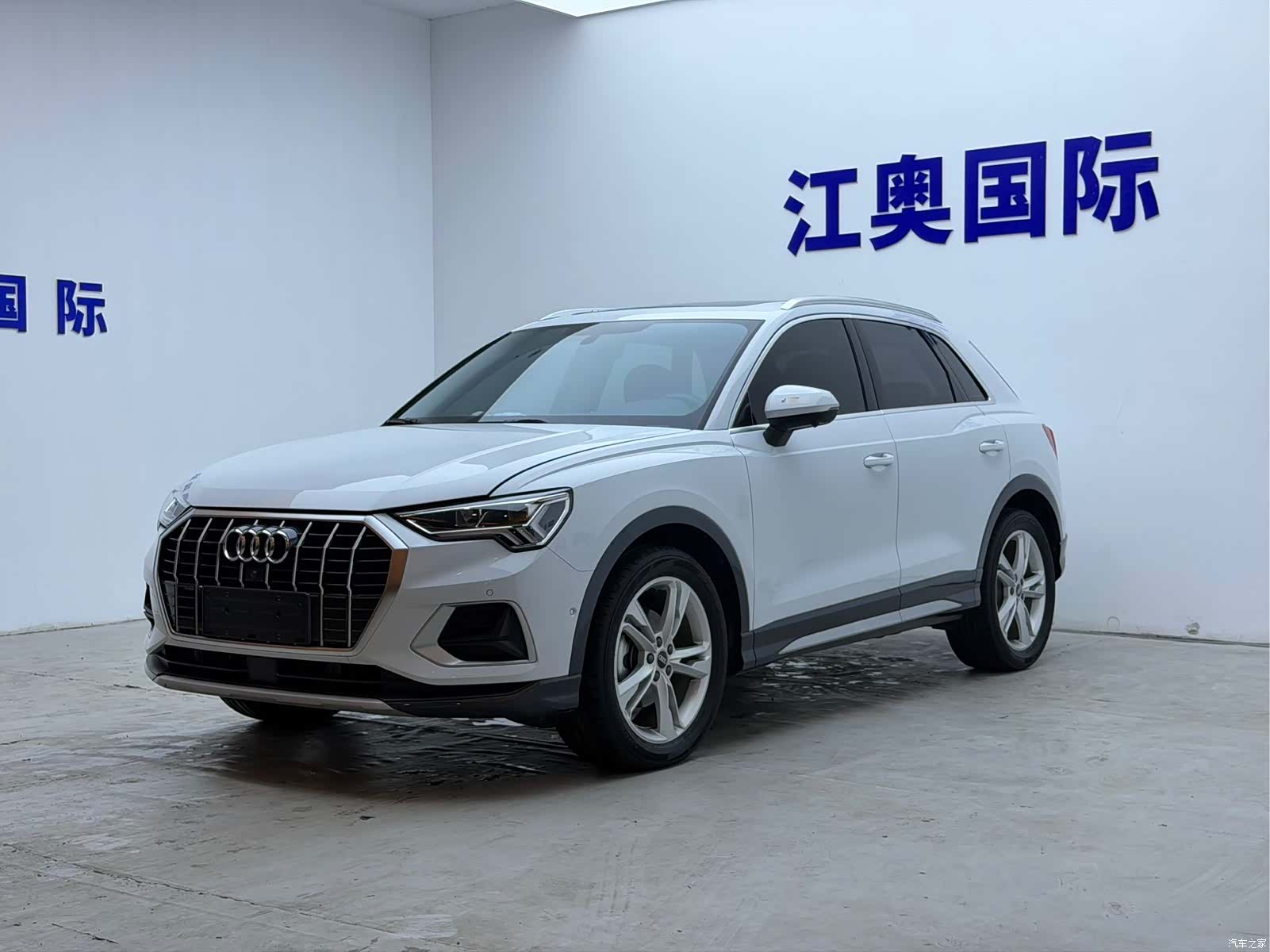 Audi Q3, 2023 1