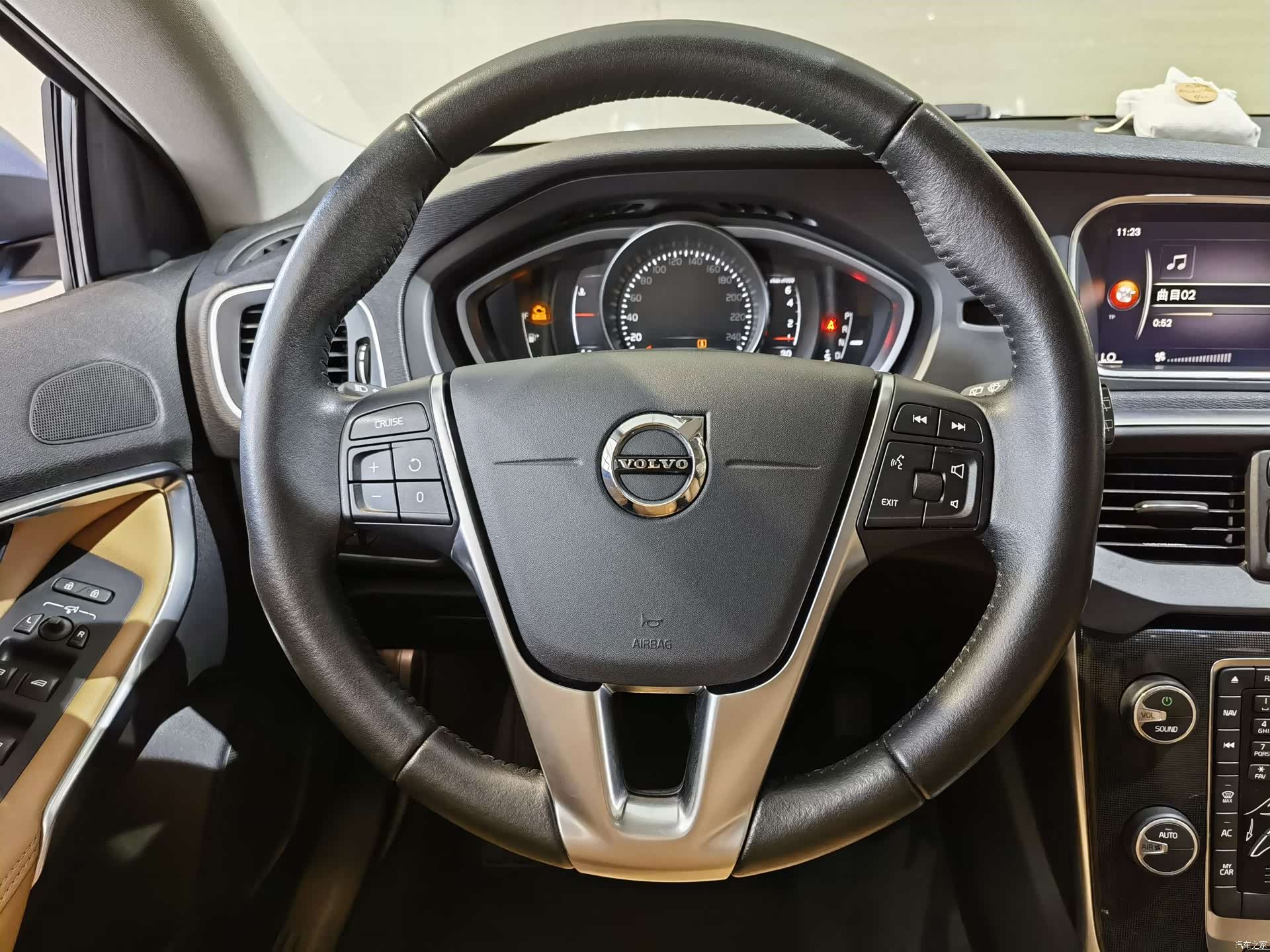 Volvo V40, 2017 9