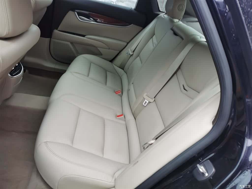 Cadillac XTS, 2017 13
