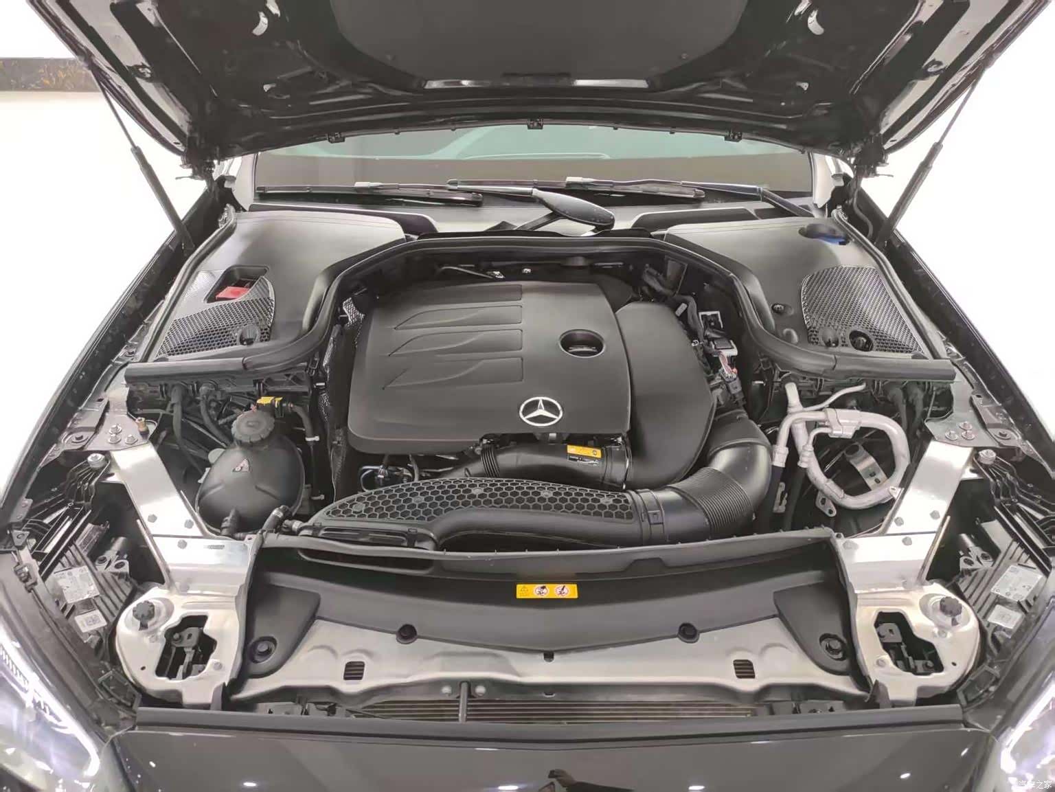 Mercedes-Benz E-Class, 2023 13