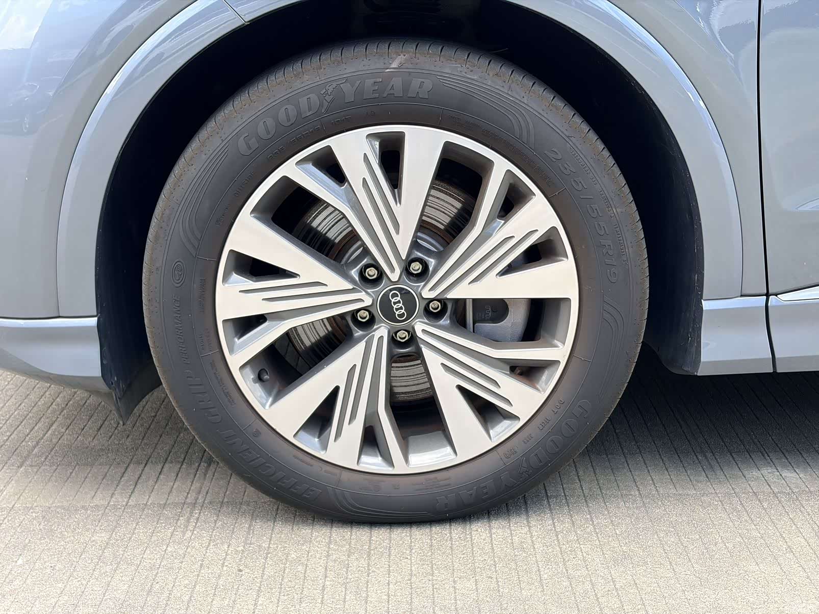 Audi Q4 e-tron, 2025 8