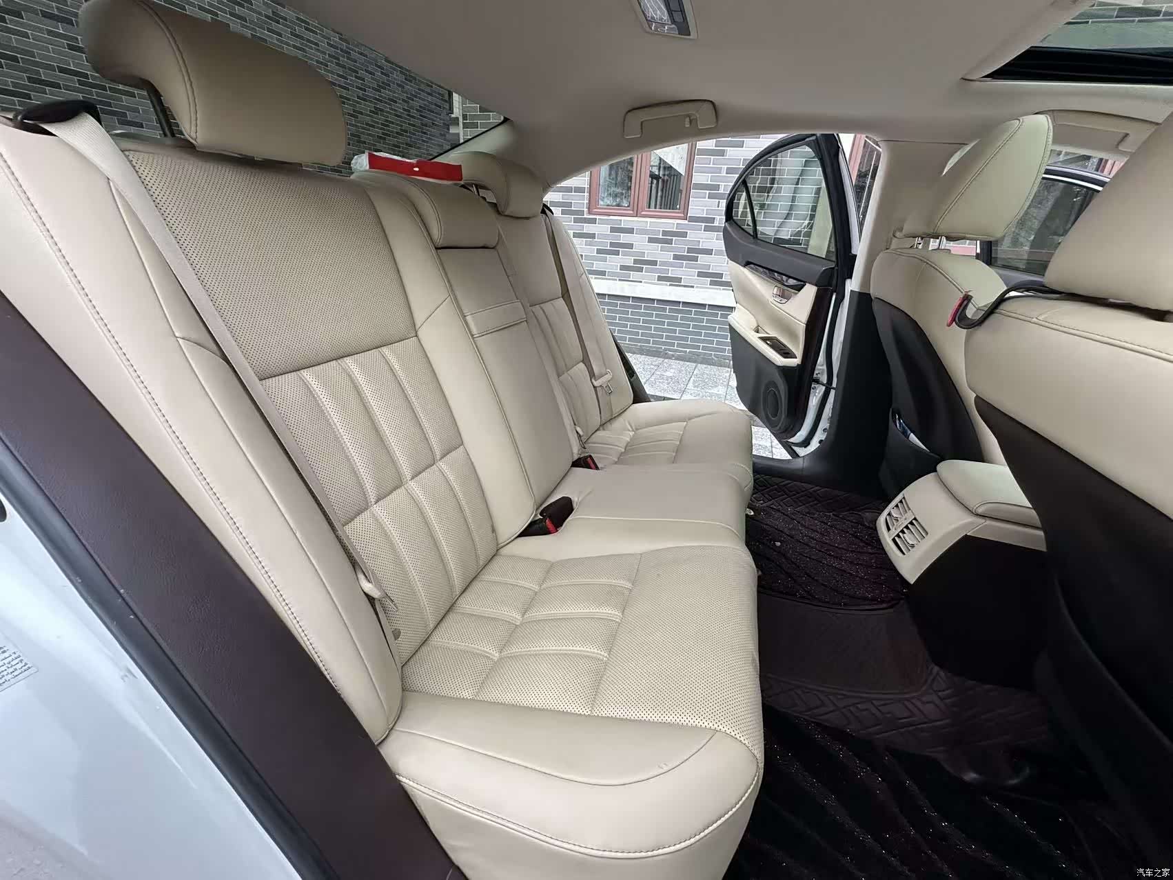 Lexus ES, 2016 7