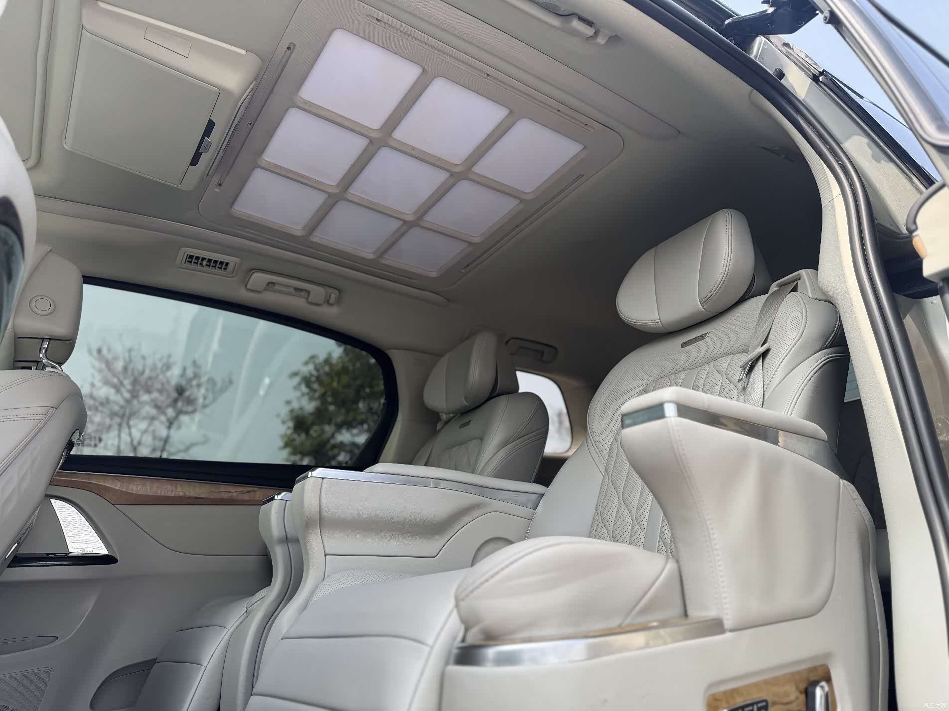 Buick GL8, 2020 13
