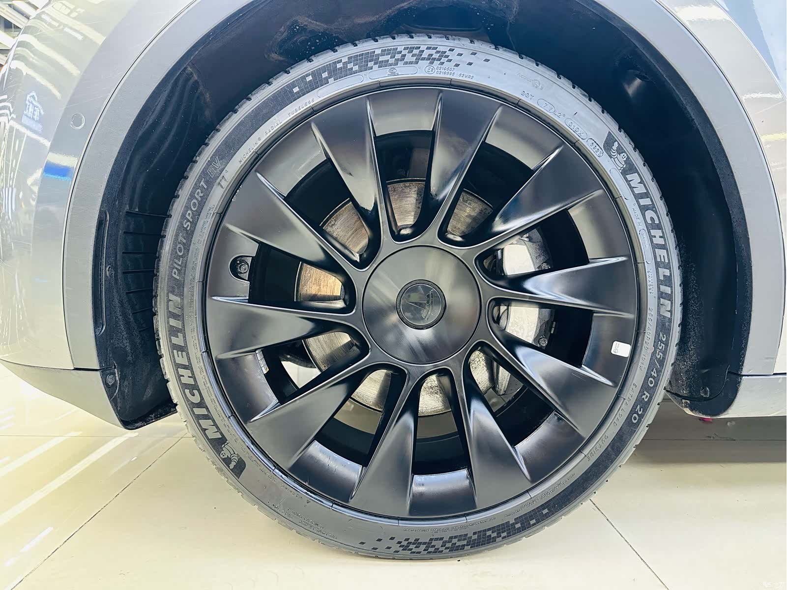 Tesla Model Y, 2023 22