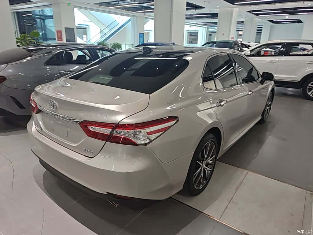 Toyota Camry, 2022 7