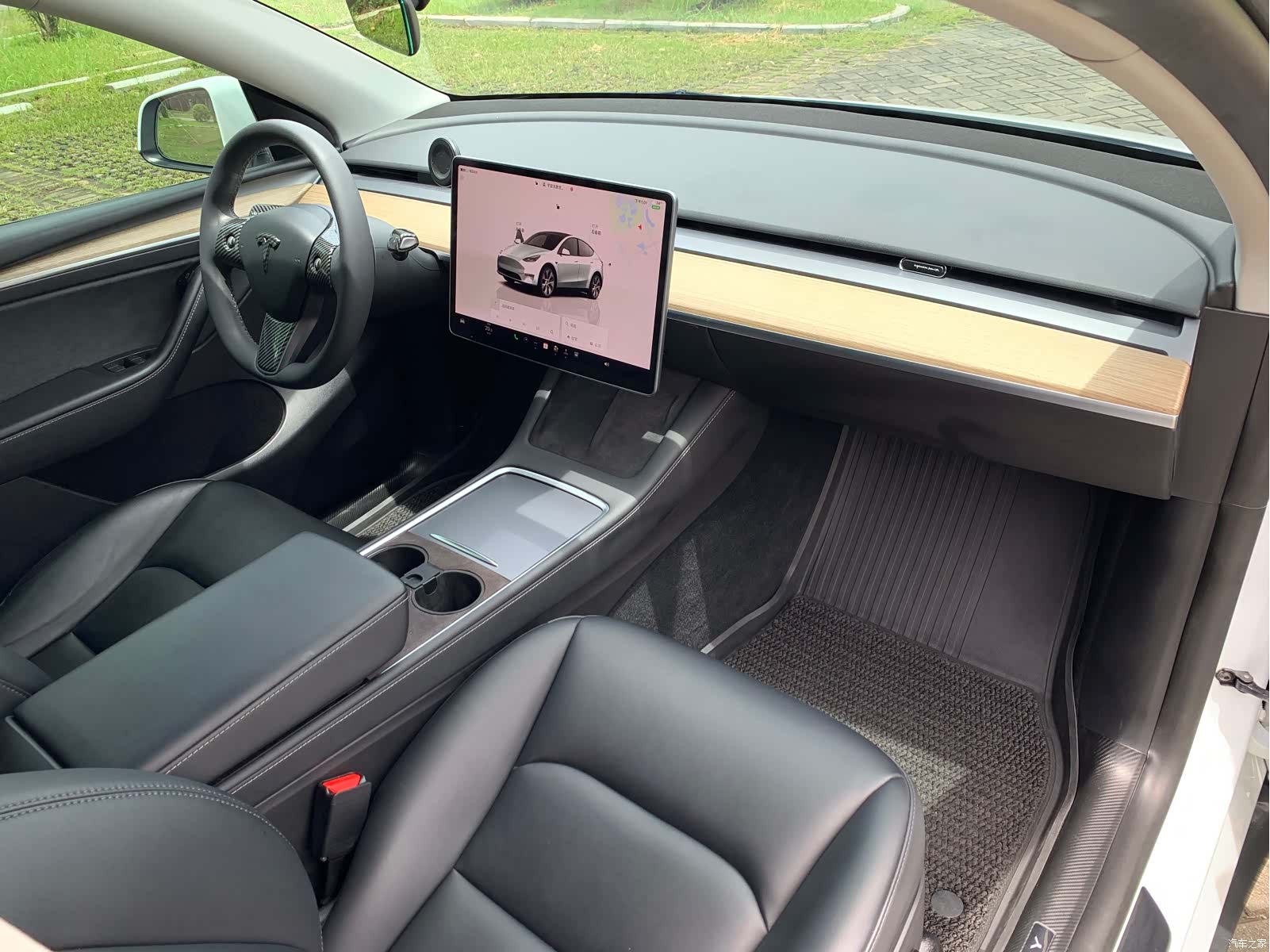 Tesla Model Y, 2022 14