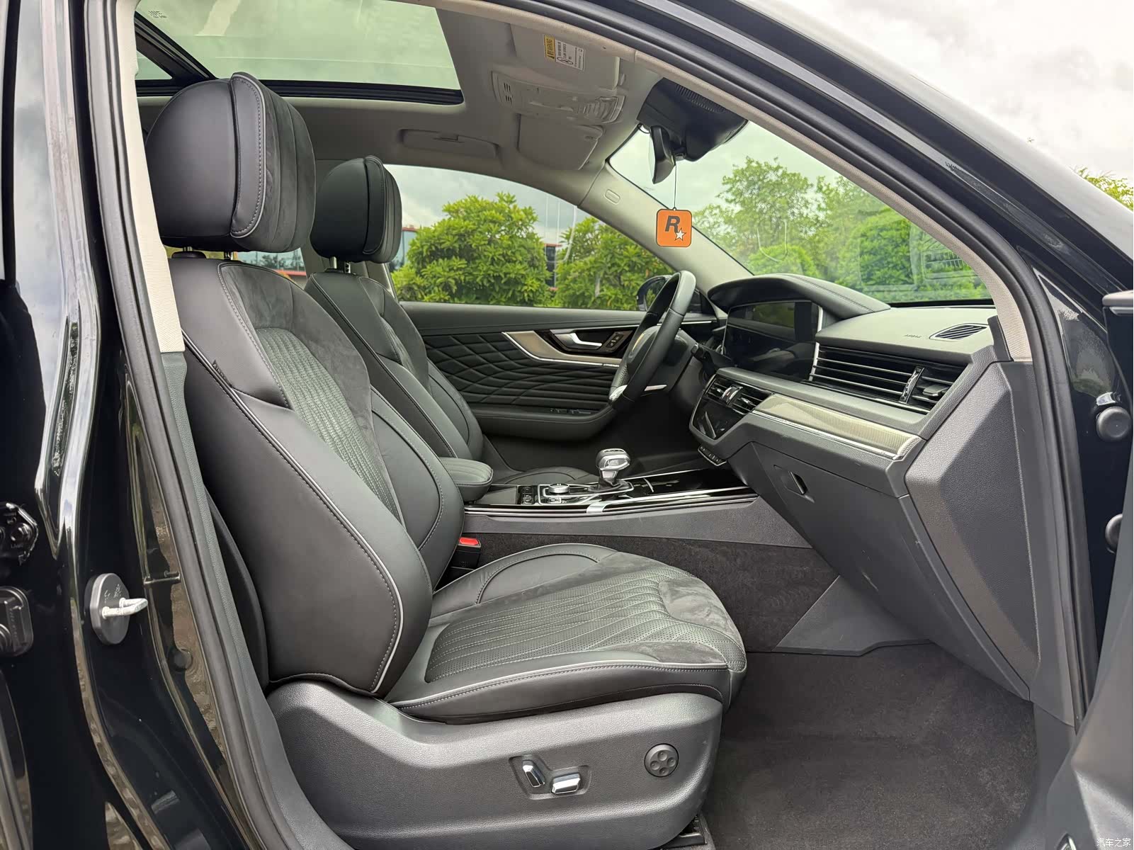 Hongqi HS5, 2023 15