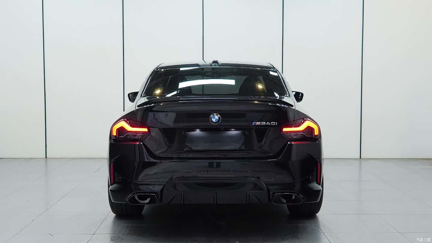 BMW M2, 2026 4