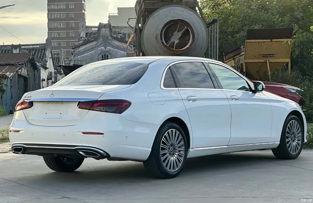 Mercedes-Benz E-Class, 2022 3
