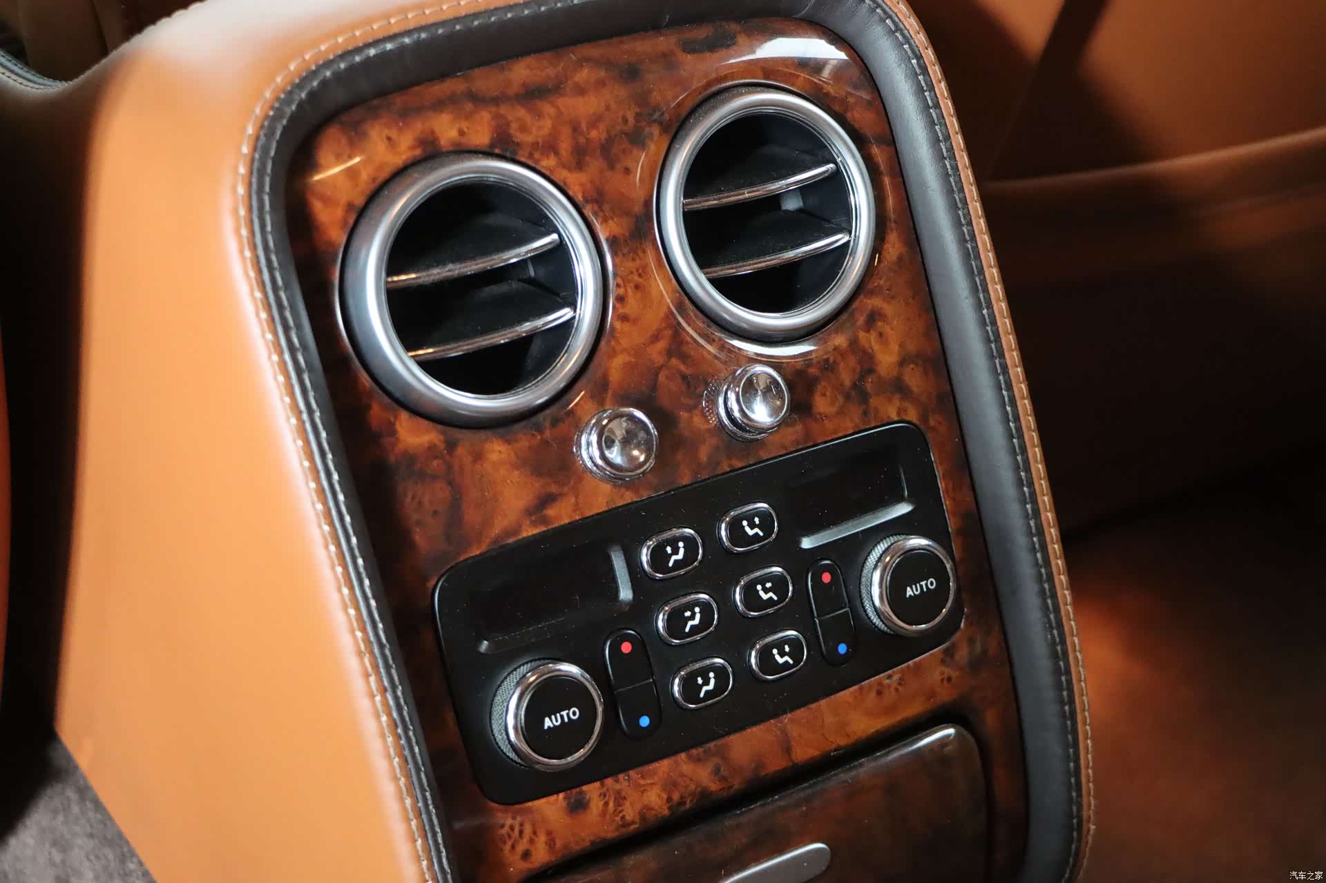 Bentley Flying Spur, 2014 28