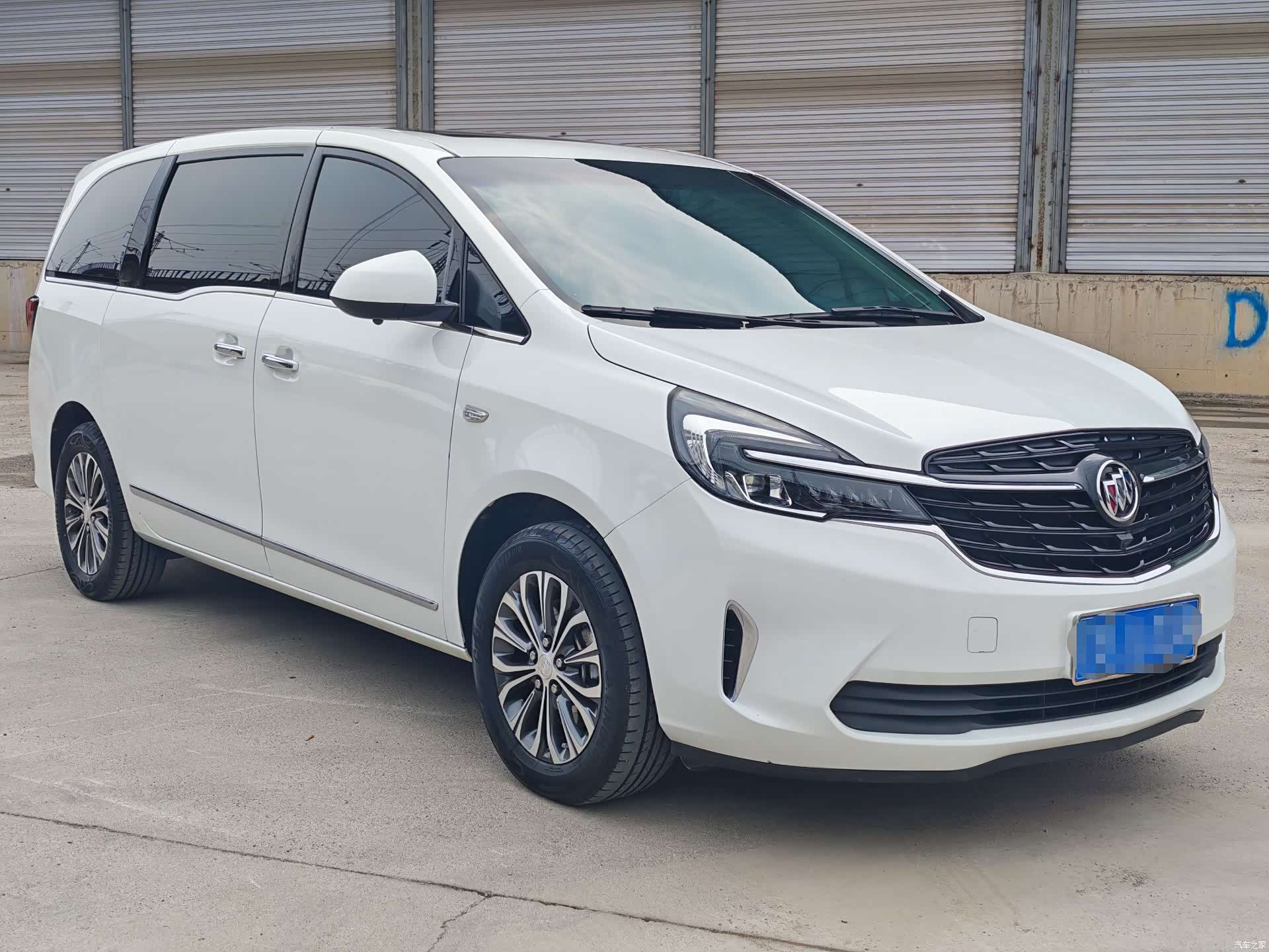 Buick GL8, 2021 3