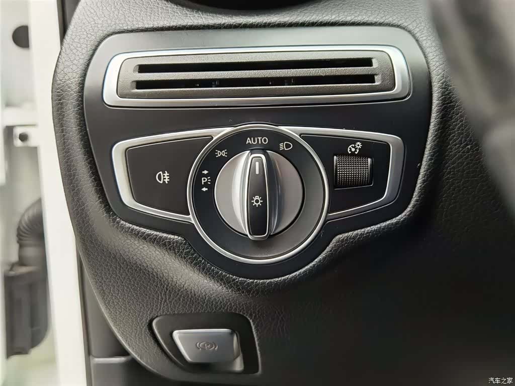 Mercedes-Benz C-Class, 2018 21