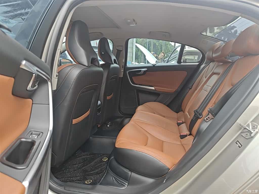 Volvo S60, 2016 17