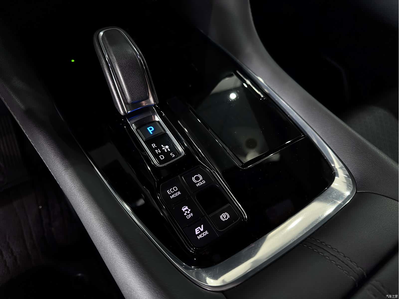 Toyota Alphard, 2024 21