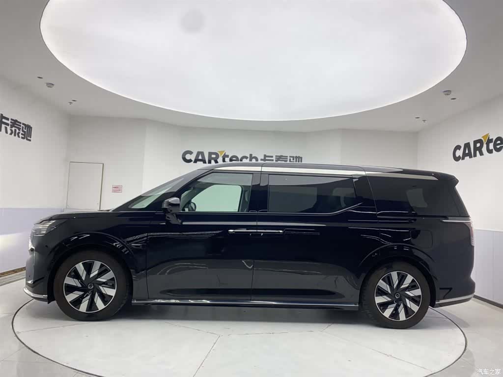 Volvo EM90, 2026 8