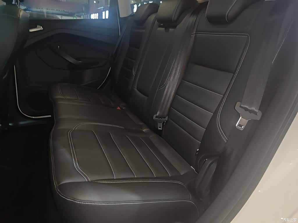 Ford Kuga, 2021 13