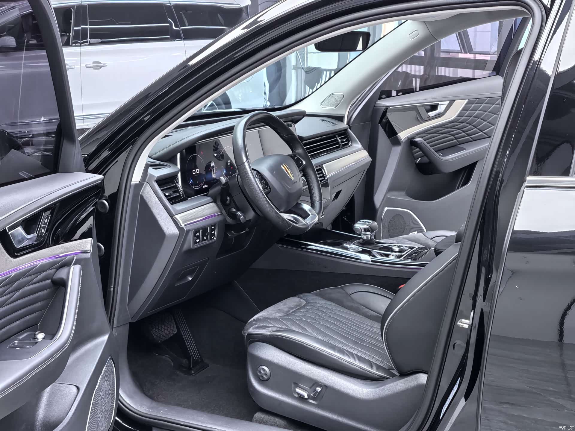 Hongqi HS5, 2022 4