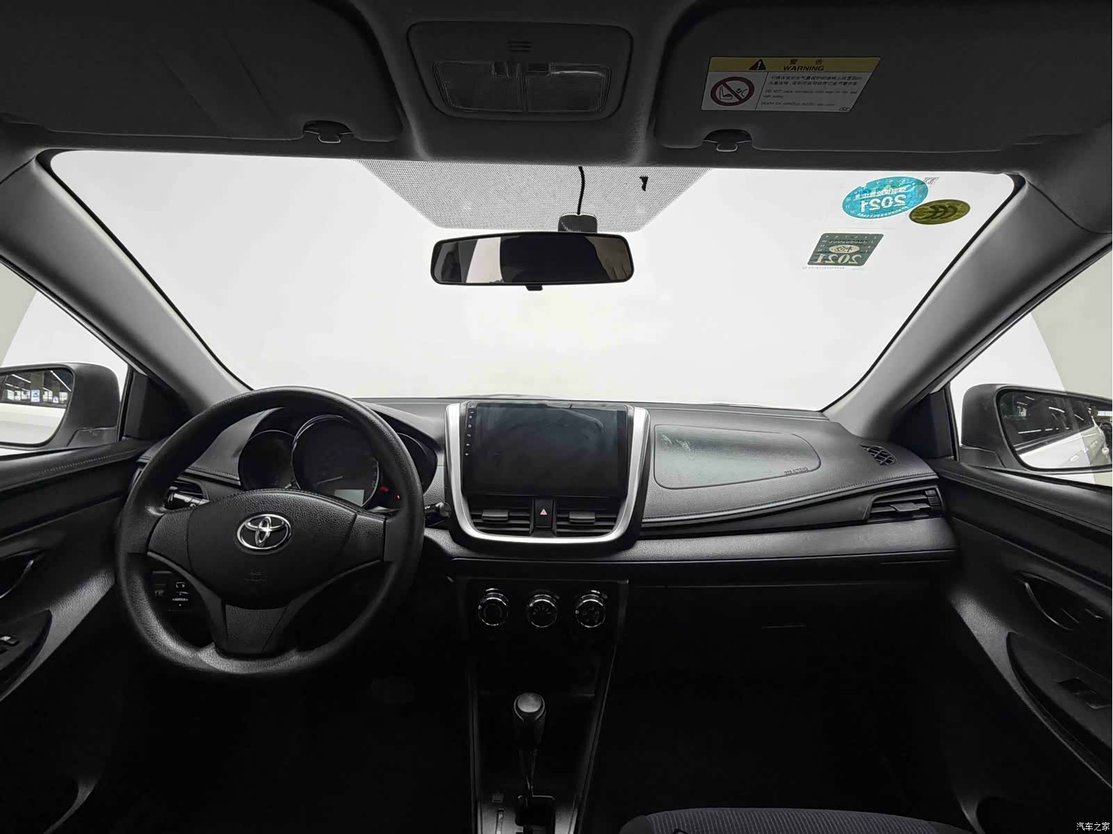 Toyota YARiS L, 2019 16