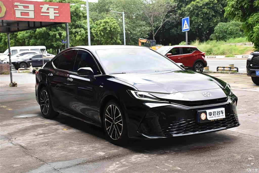 Toyota Camry, 2024 3