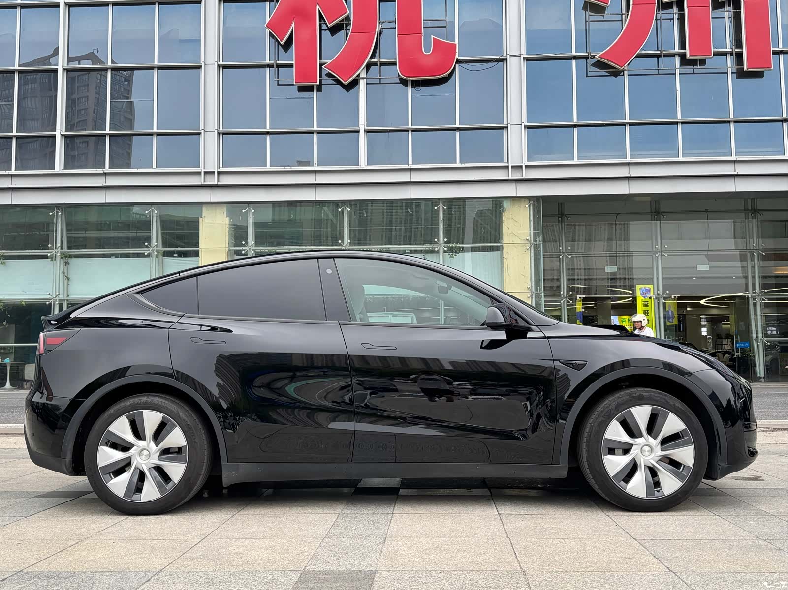 Tesla Model Y, 2023 все фото