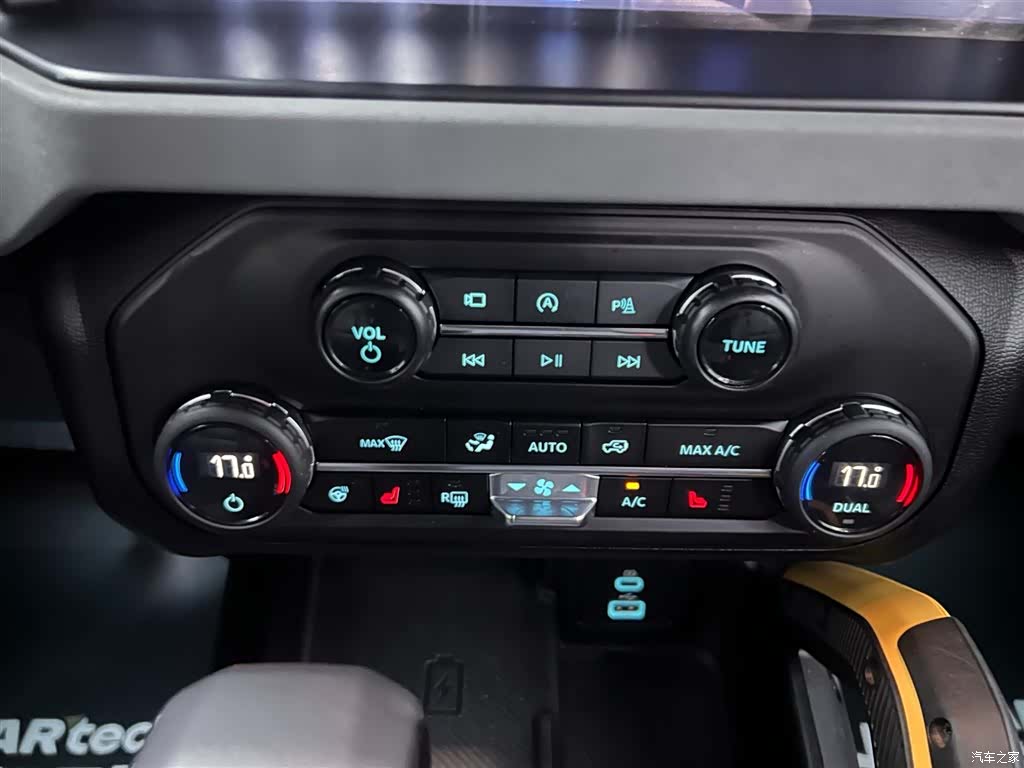 Ford Bronco, 2024 24
