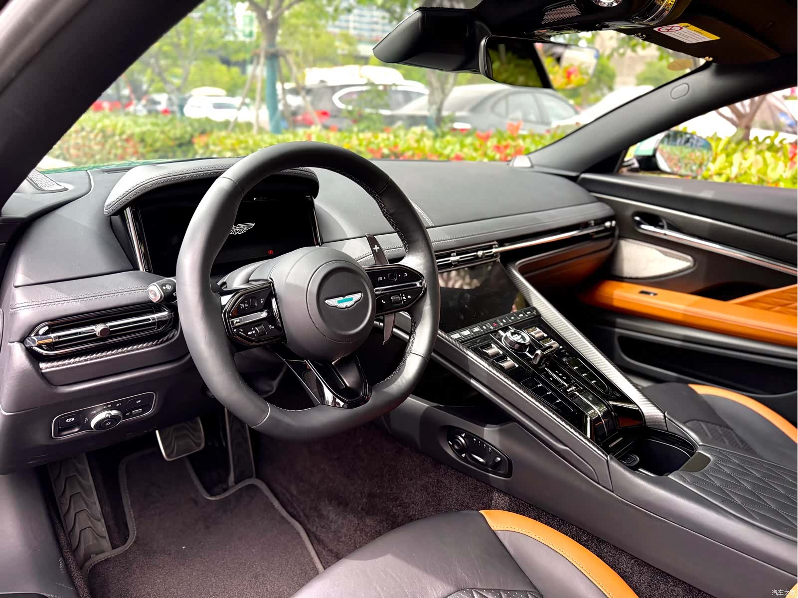 Aston Martin DB12, 2025 4