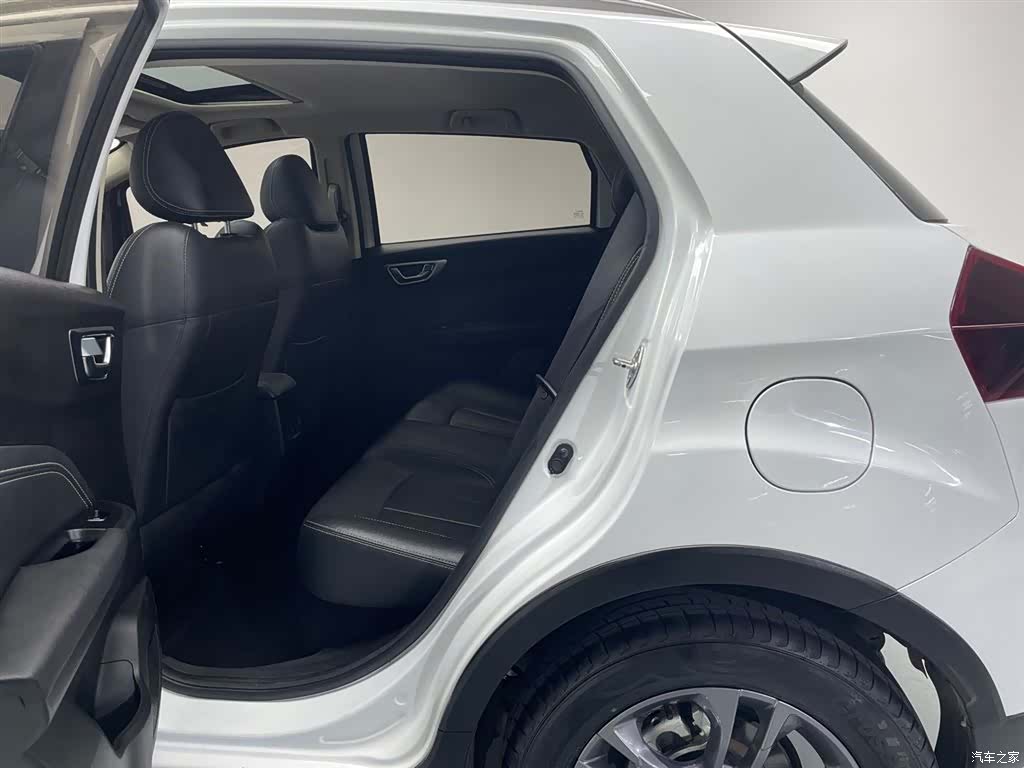 Geely X3, 2021 11