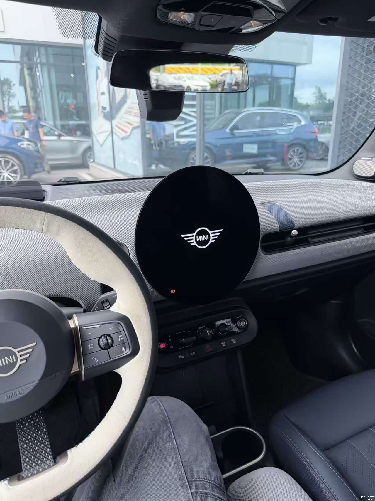 Mini Cooper, 2024 11