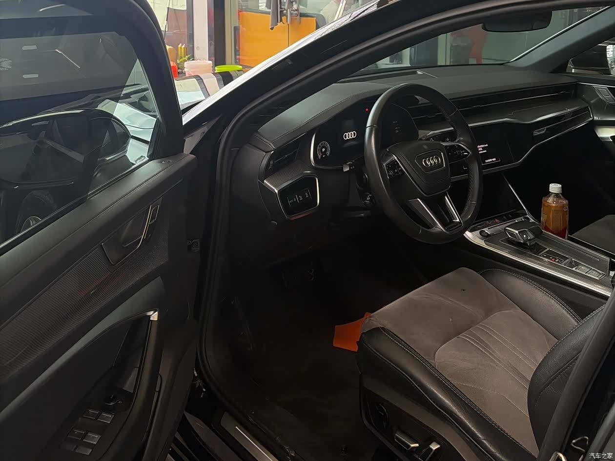 Audi A6L, 2022 3