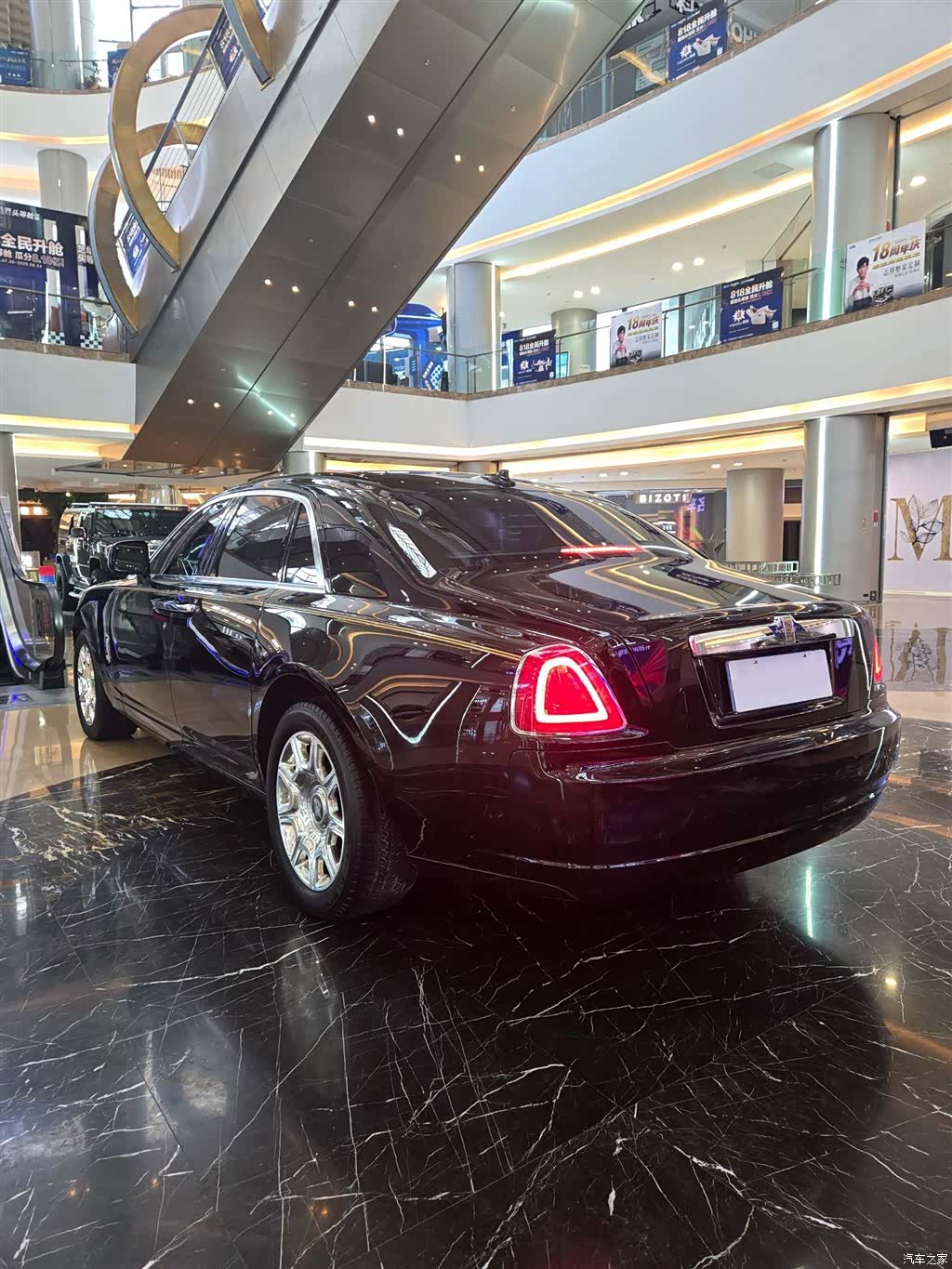 Rolls-Royce Ghost, 2011 все фото