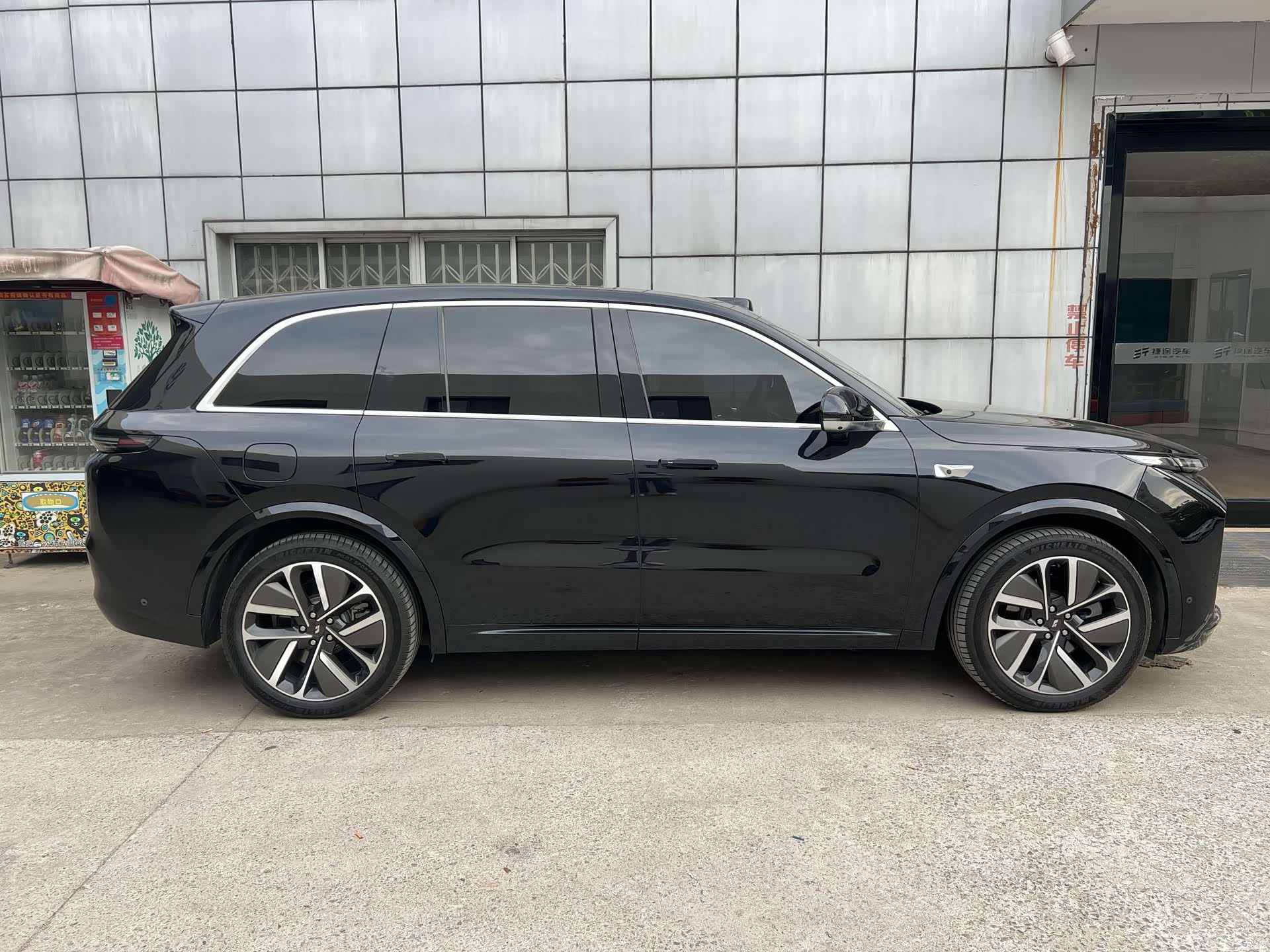 Li Auto L8, 2025 3
