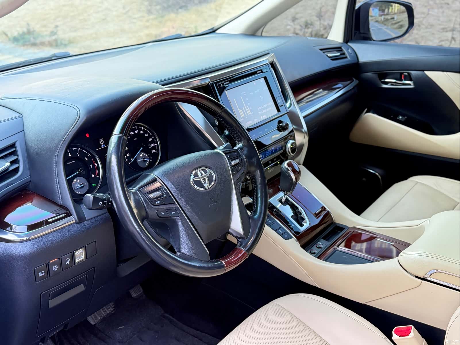 Toyota Alphard, 2017 15