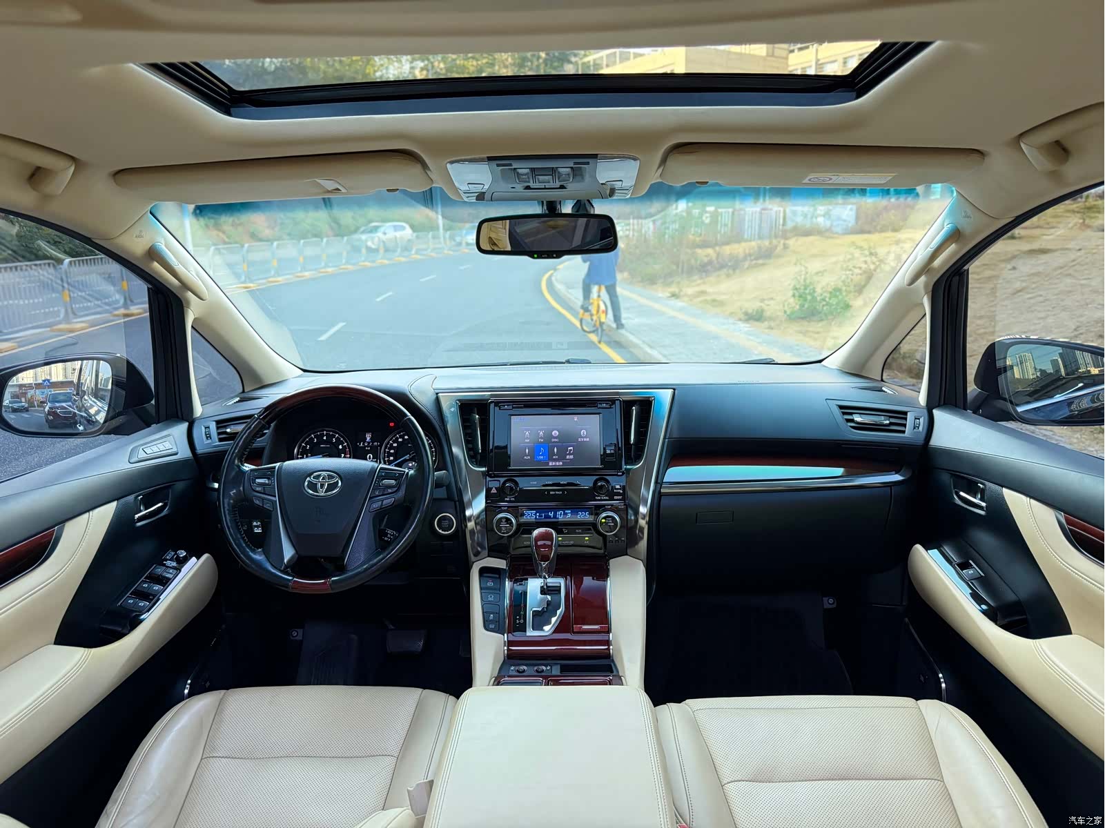 Toyota Alphard, 2017 7