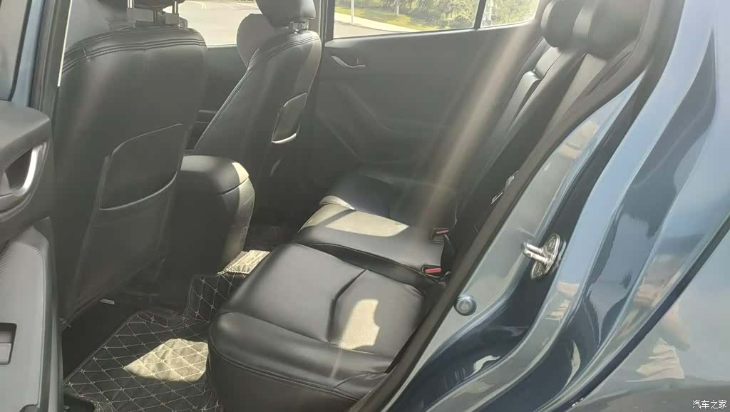 Mazda Mazda3, 2017 11