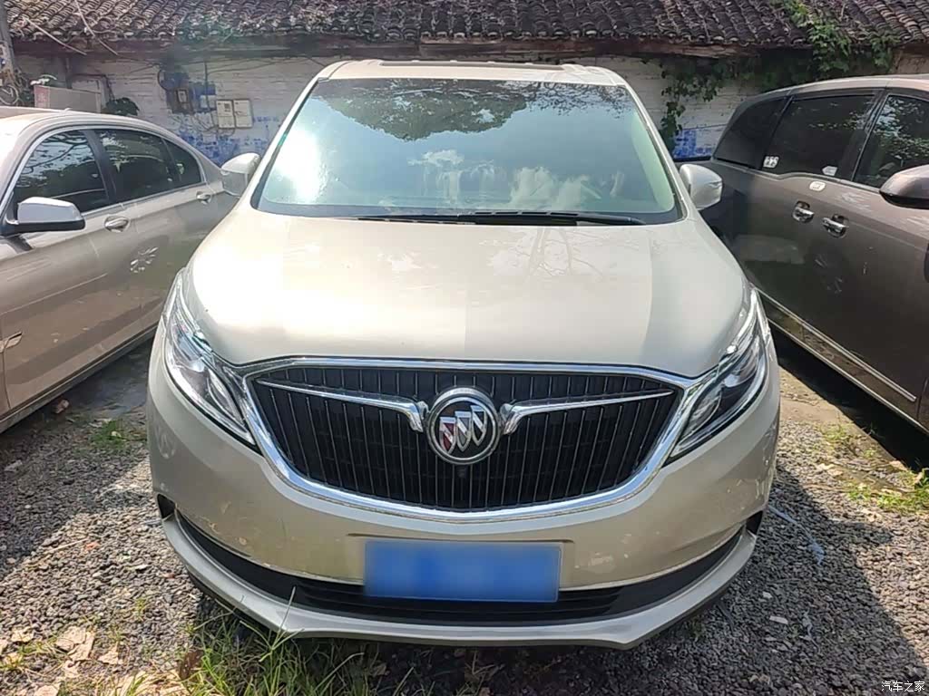Buick GL8, 2018 3