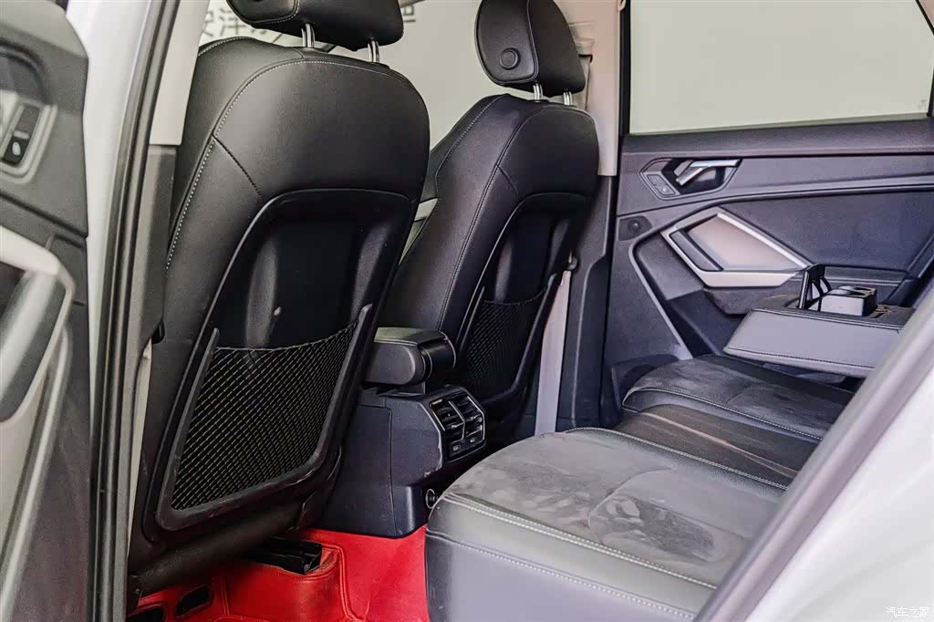 Audi Q3, 2023 11