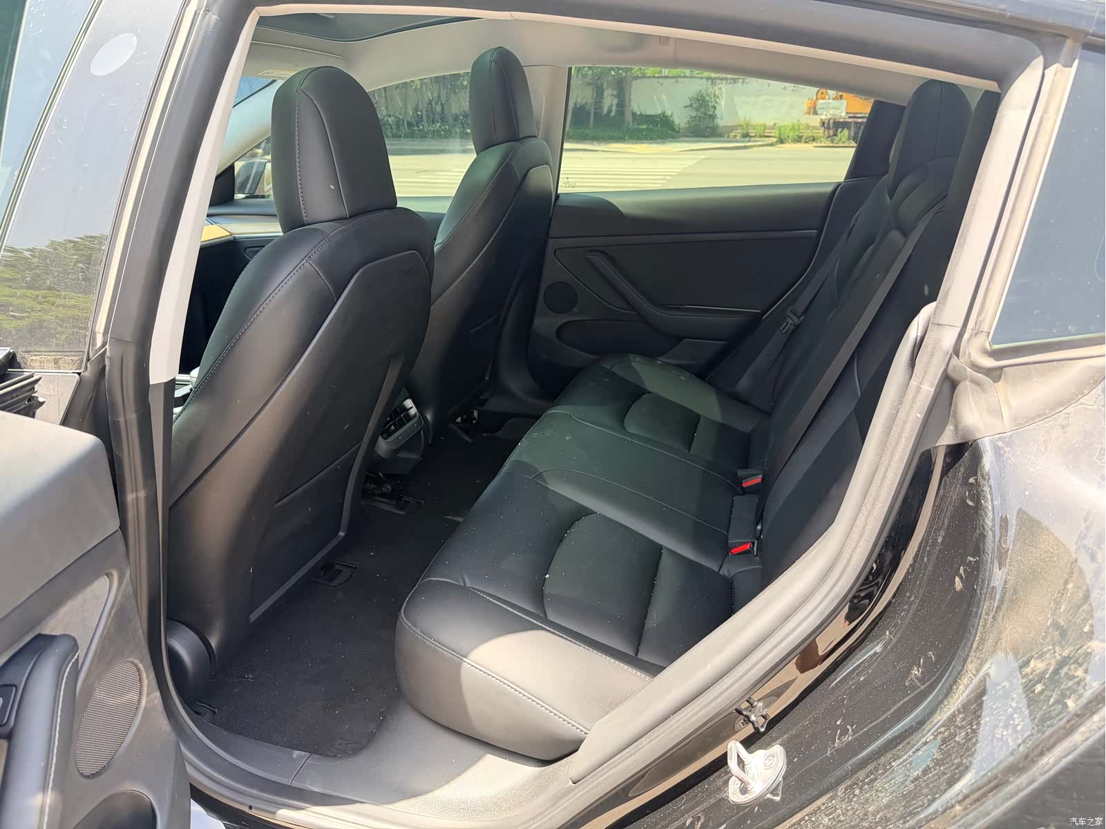 Tesla Model 3, 2022 все фото