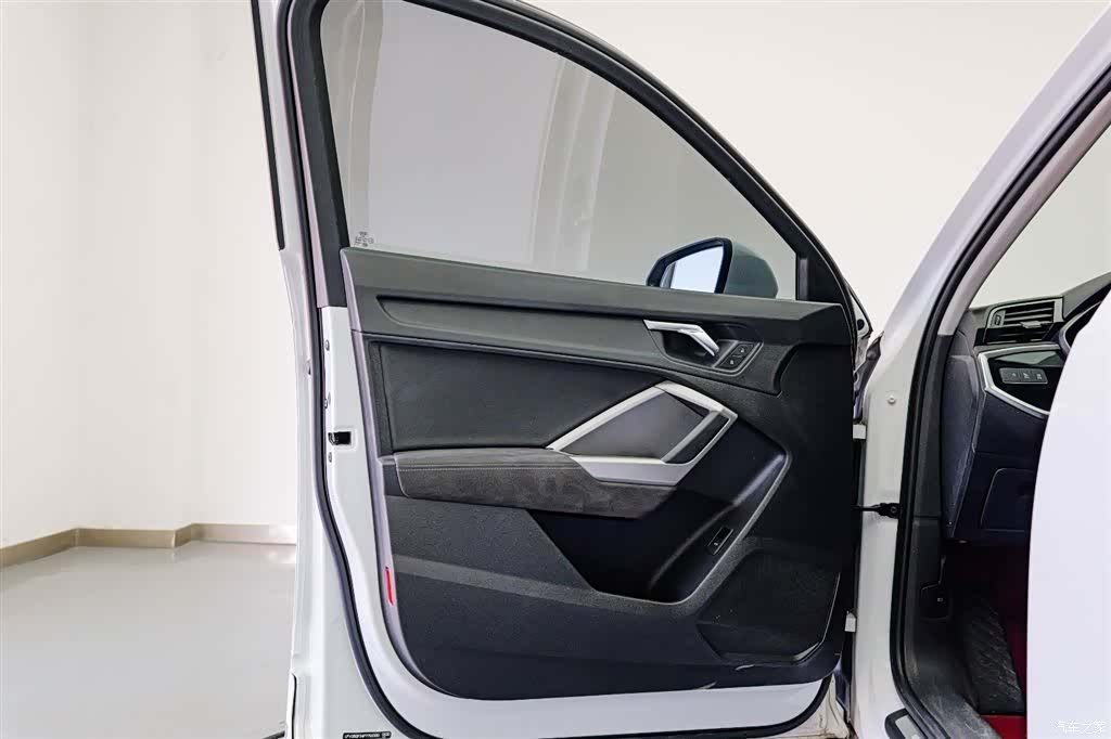 Audi Q3, 2023 7
