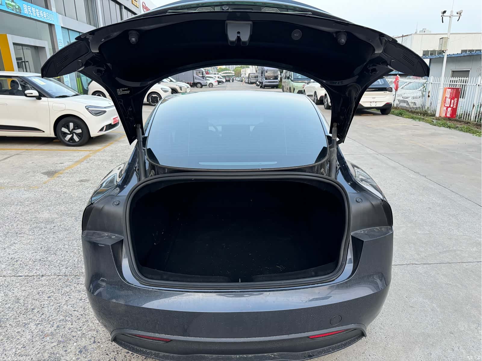 Tesla Model 3, 2024 12