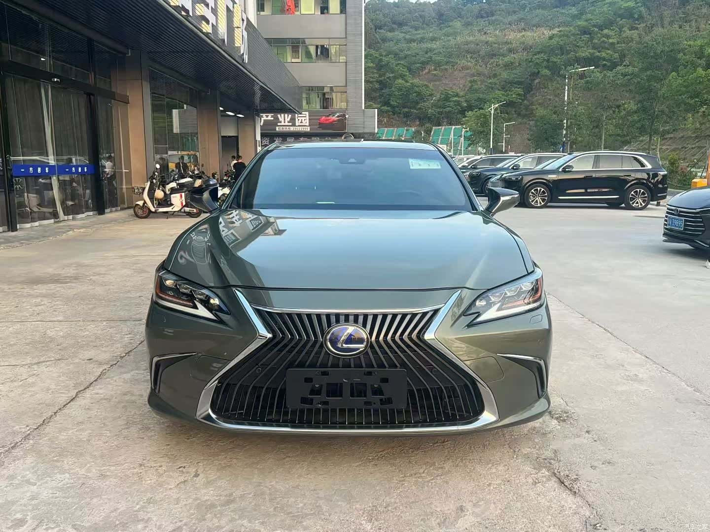 Lexus ES, 2018 2