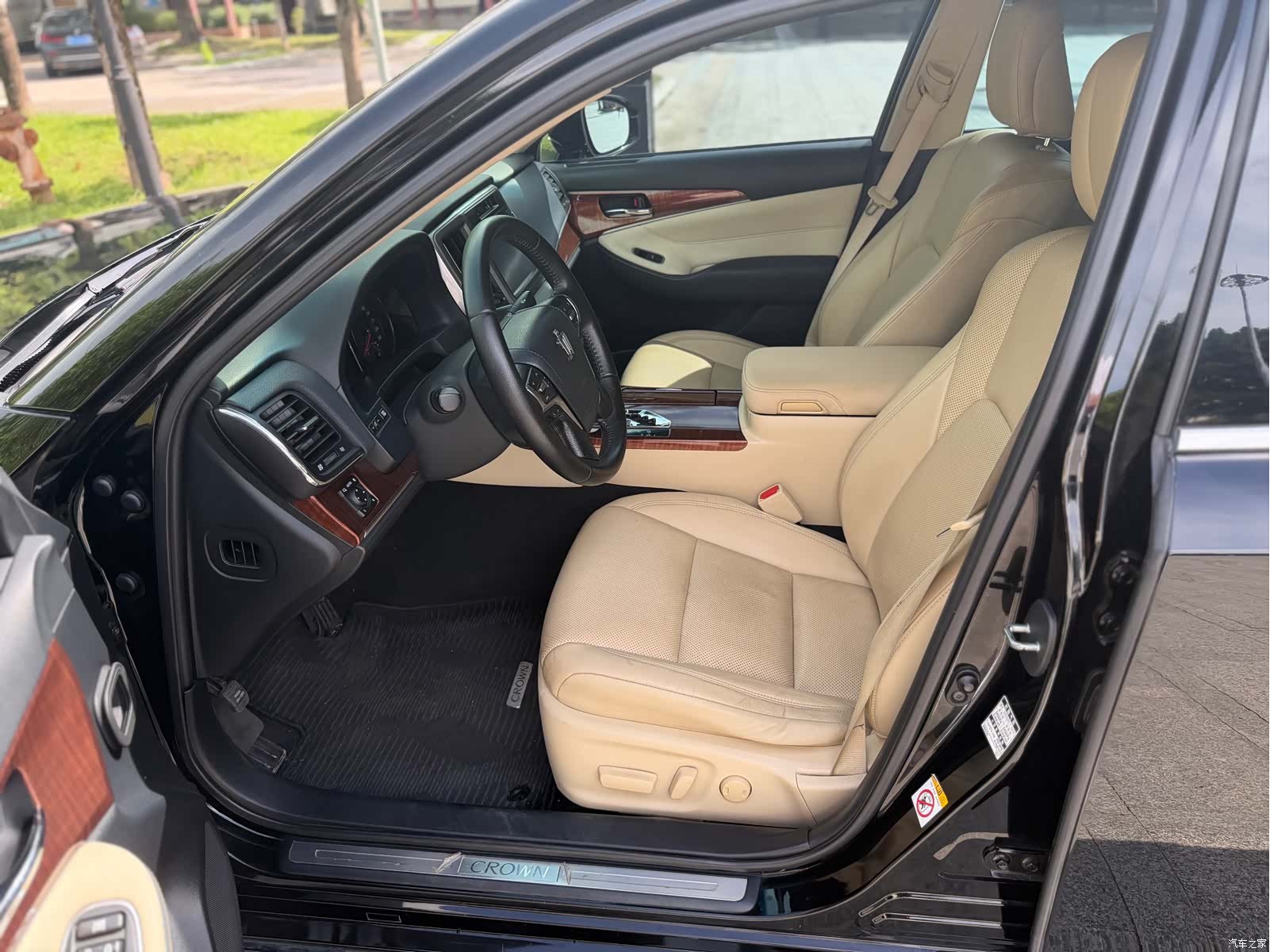 Toyota Crown, 2015 6