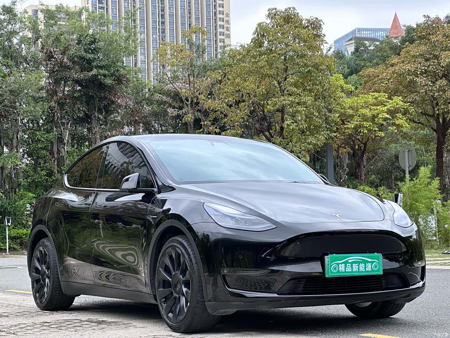 Tesla Model Y, 2022 3