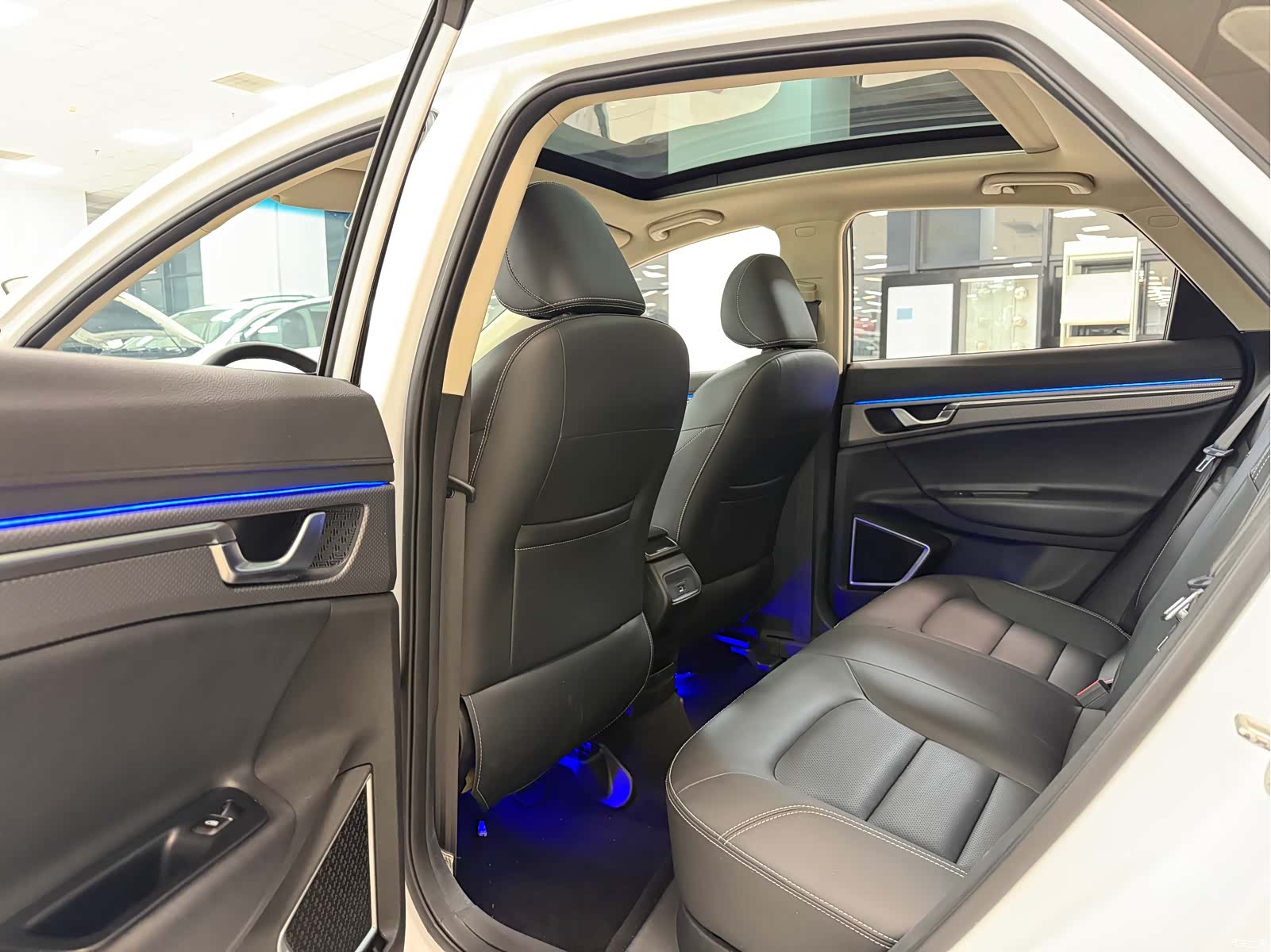Geely Emgrand, 2017 8