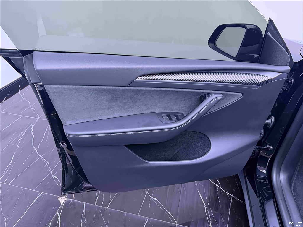 Tesla Model Y, 2023 15