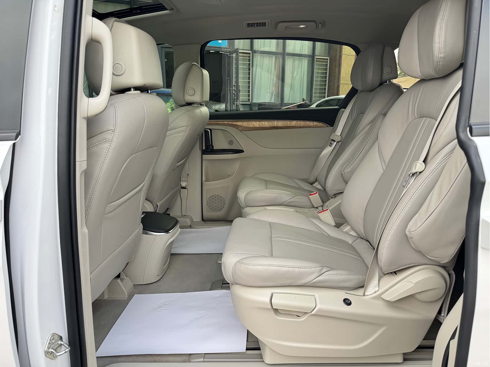 Buick GL8, 2018 9