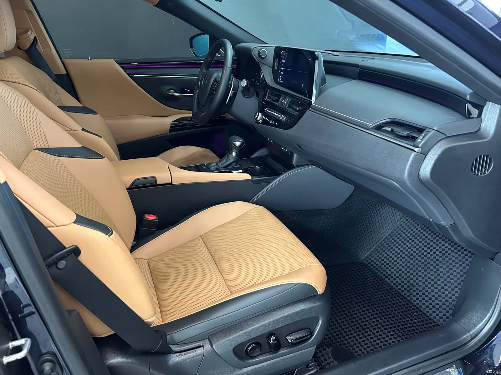 Lexus ES, 2024 11