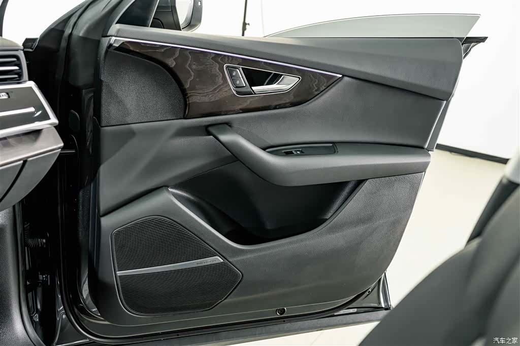 Audi Q8, 2021 16