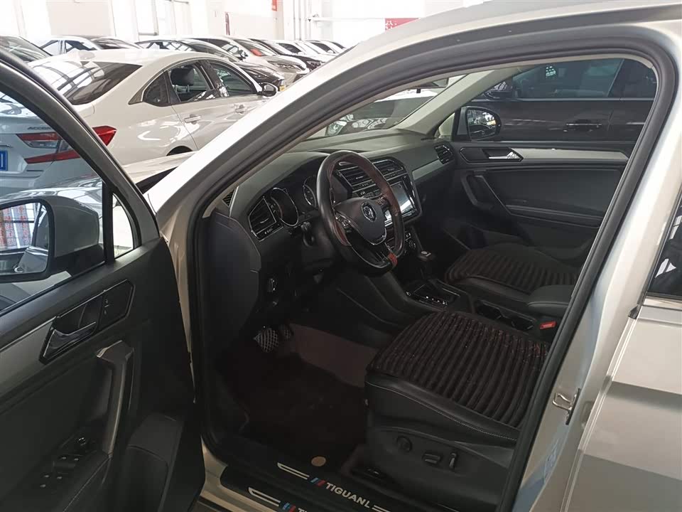 Volkswagen Tiguan L