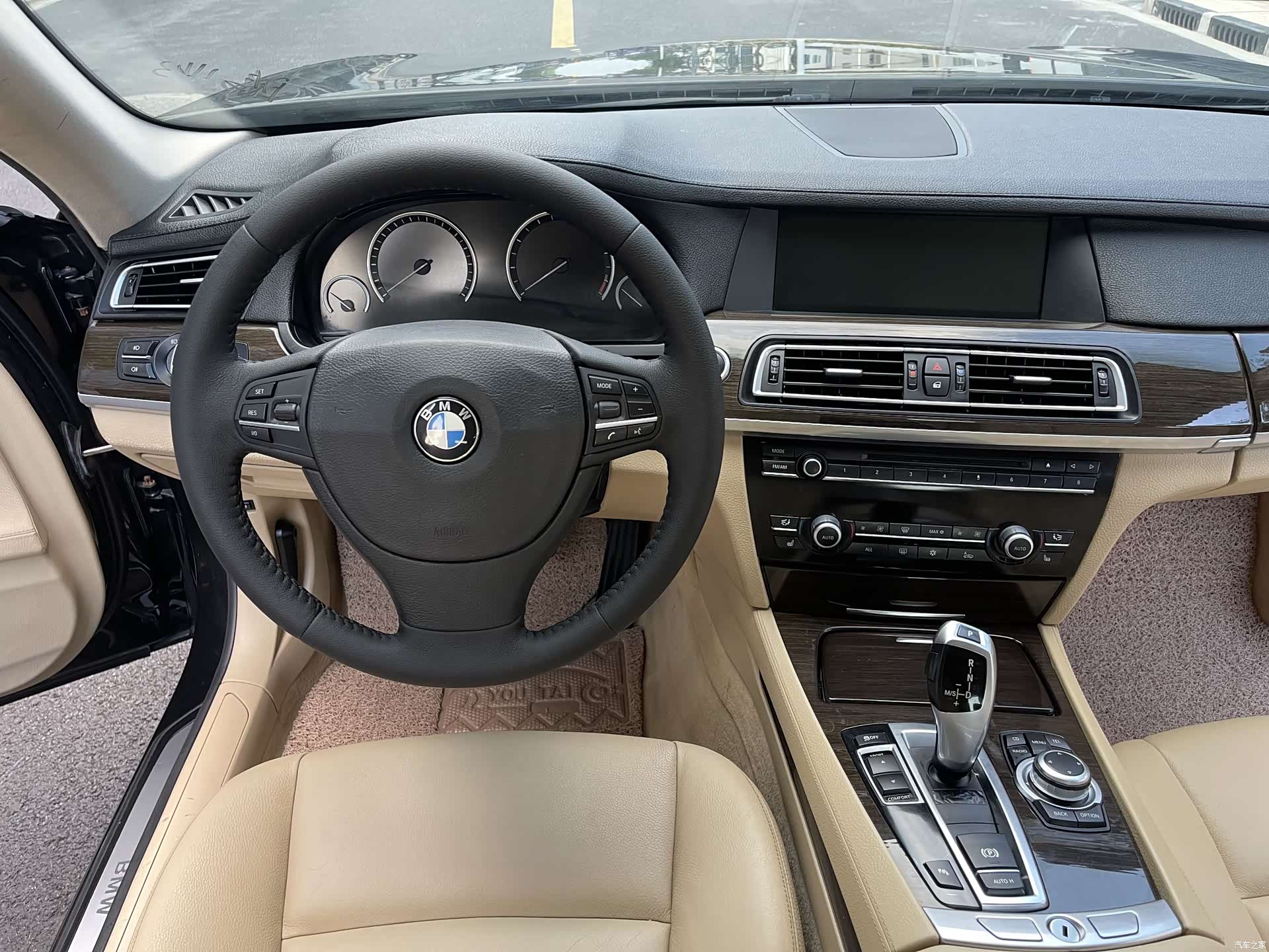 BMW 7 Series, 2009 11
